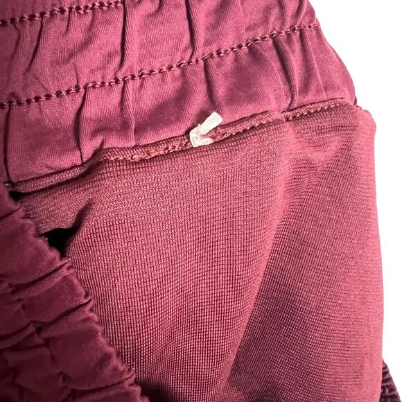 Lululemon Tracker Short II Stretch in Rust Berry Size 4 - Picture 8 of 10
